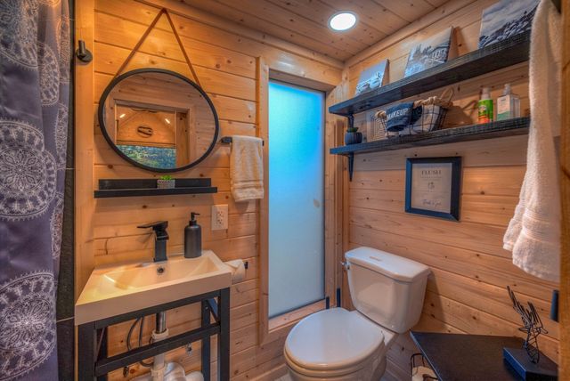 32 Rollingwood Lane, Murphy, NC 28906