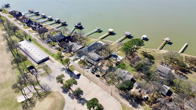 317 Cedar Creek Landing Lane, Mabank, TX 75143
