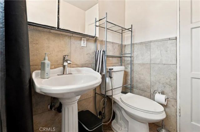 21211 Haston Place, Lakewood, CA 90715
