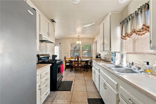 21211 Haston Place, Lakewood, CA 90715
