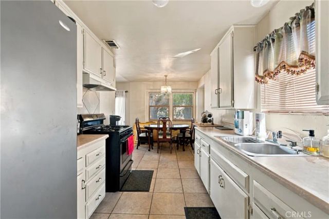 21211 Haston Place, Lakewood, CA 90715