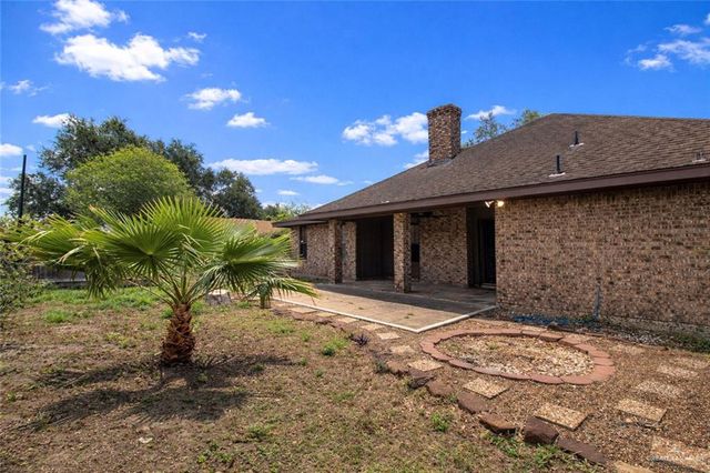 2105 Point West Drive, Edinburg, TX 78539