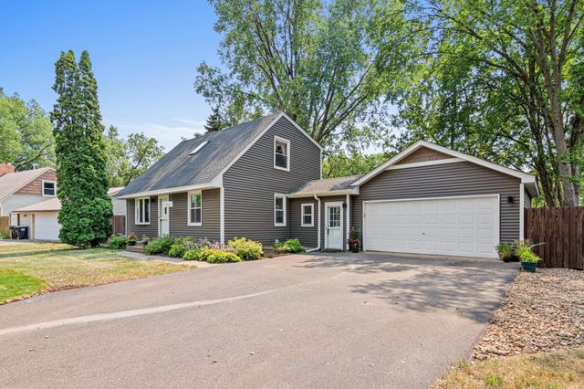 452 109th Avenue NW, Coon Rapids, MN 55448