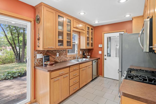452 109th Avenue NW, Coon Rapids, MN 55448