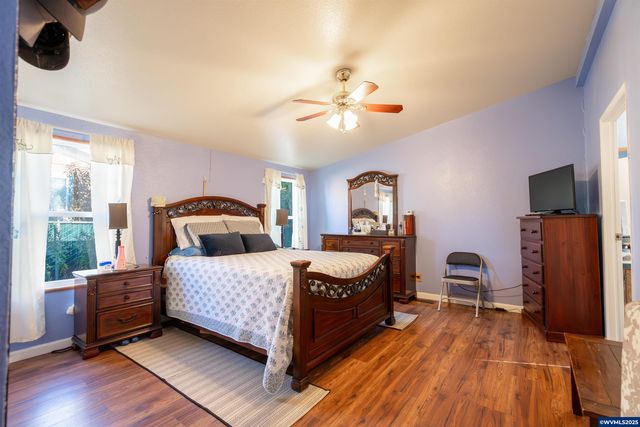 11105 Main St NE 6, Donald, OR 97020