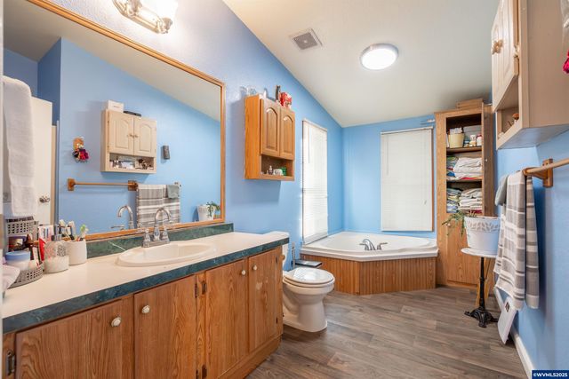 11105 Main St NE 6, Donald, OR 97020