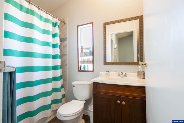 11105 Main St NE 6, Donald, OR 97020