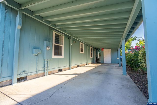 11105 Main St NE 6, Donald, OR 97020