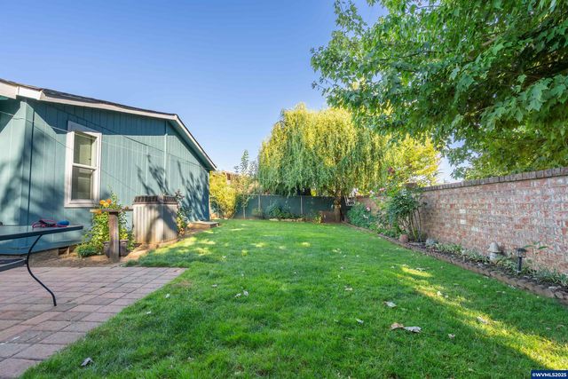 11105 Main St NE 6, Donald, OR 97020