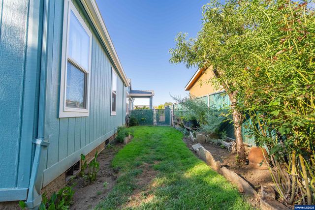 11105 Main St NE 6, Donald, OR 97020