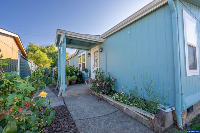 11105 Main St NE 6, Donald, OR 97020