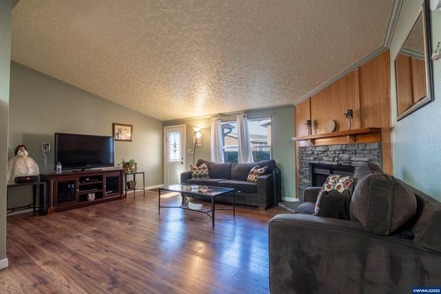 11105 Main St NE 6, Donald, OR 97020