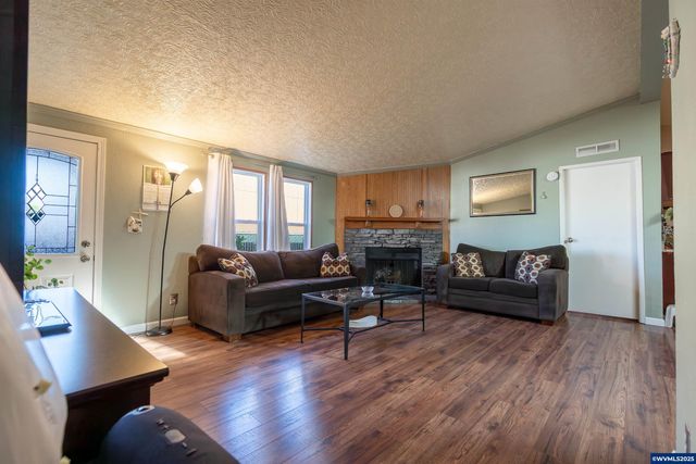 11105 Main St NE 6, Donald, OR 97020