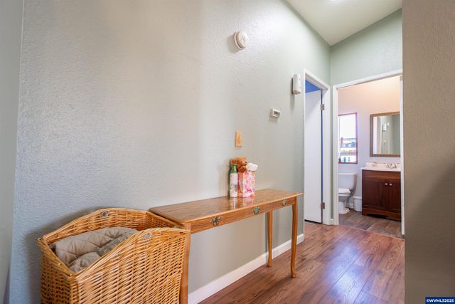 11105 Main St NE 6, Donald, OR 97020