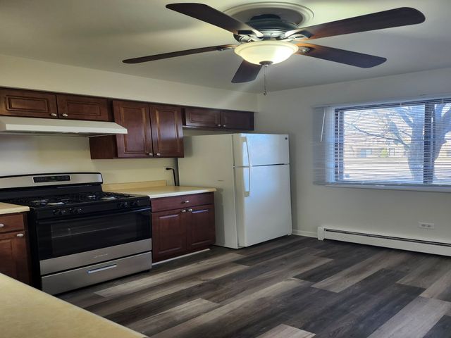 7715 Woodward Avenue 3B, Woodridge, IL 60517