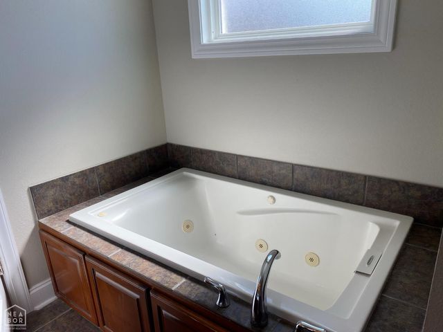 900 Gloucester Drive, Jonesboro, AR 72401