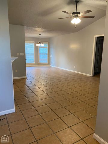 900 Gloucester Drive, Jonesboro, AR 72401