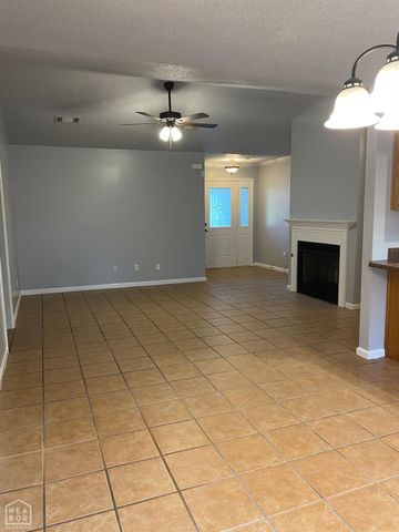 900 Gloucester Drive, Jonesboro, AR 72401