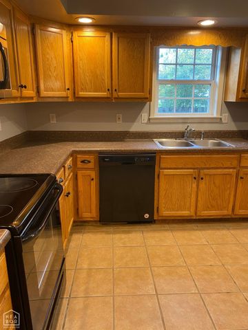 900 Gloucester Drive, Jonesboro, AR 72401