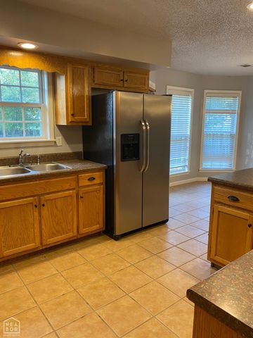 900 Gloucester Drive, Jonesboro, AR 72401