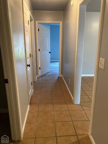 900 Gloucester Drive, Jonesboro, AR 72401