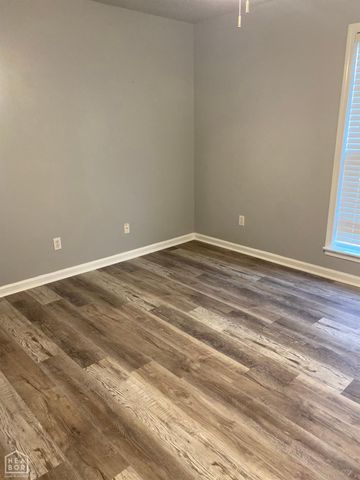 900 Gloucester Drive, Jonesboro, AR 72401