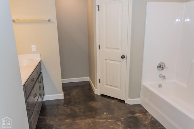 900 Gloucester Drive, Jonesboro, AR 72401