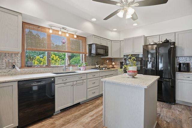 11 Jeffrey Lane, Freetown, MA 02702