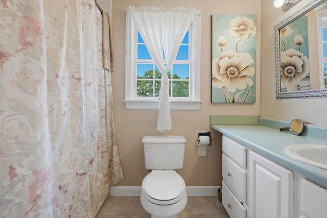 11 Jeffrey Lane, Freetown, MA 02702