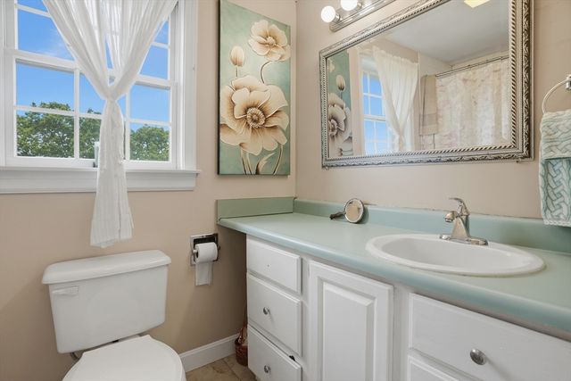 11 Jeffrey Lane, Freetown, MA 02702