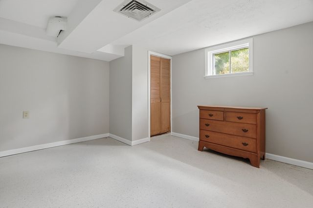 11 Jeffrey Lane, Freetown, MA 02702