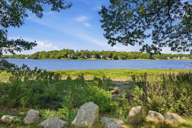 11 Jeffrey Lane, Freetown, MA 02702