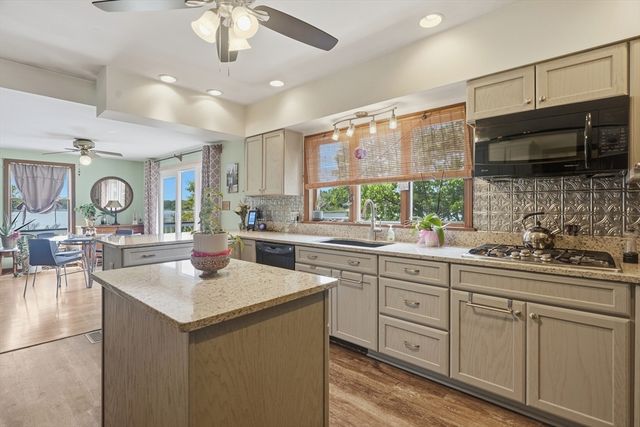 11 Jeffrey Lane, Freetown, MA 02702