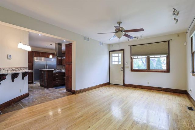 115 E Mills Avenue, Wyoming, OH 45215