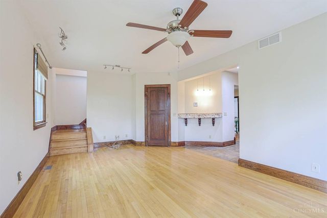 115 E Mills Avenue, Wyoming, OH 45215