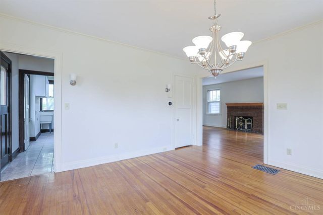 115 E Mills Avenue, Wyoming, OH 45215