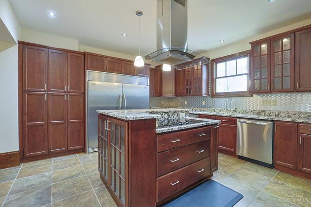 115 E Mills Avenue, Wyoming, OH 45215