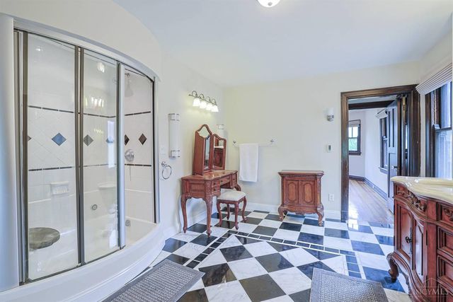 115 E Mills Avenue, Wyoming, OH 45215