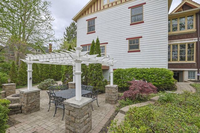 115 E Mills Avenue, Wyoming, OH 45215