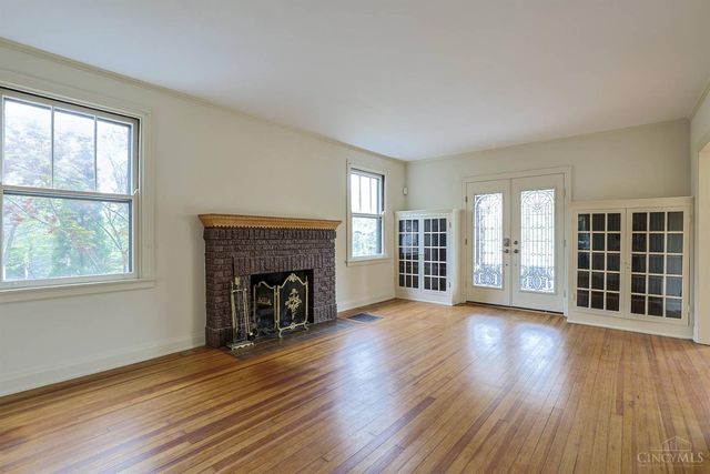 115 E Mills Avenue, Wyoming, OH 45215
