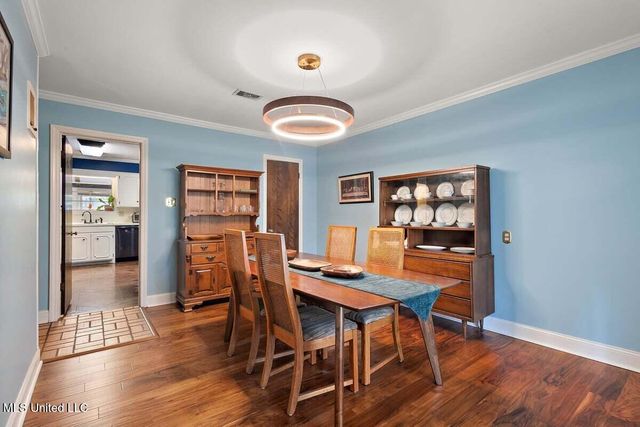 1423 NE Roxbury Place, Jackson, MS 39211