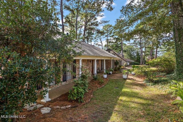 1423 NE Roxbury Place, Jackson, MS 39211