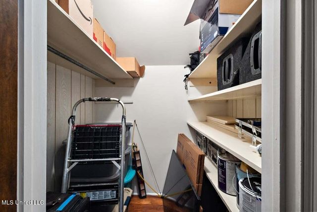 1423 NE Roxbury Place, Jackson, MS 39211