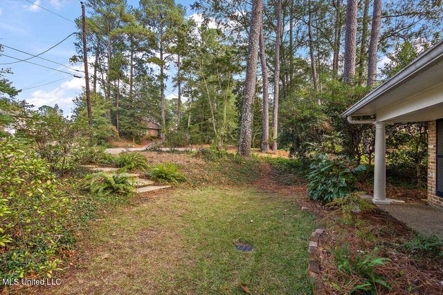 1423 NE Roxbury Place, Jackson, MS 39211