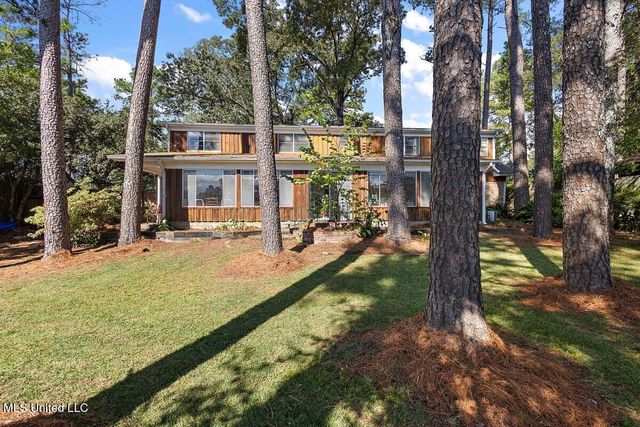 1423 NE Roxbury Place, Jackson, MS 39211