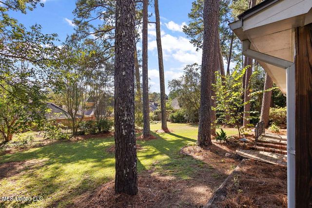 1423 NE Roxbury Place, Jackson, MS 39211