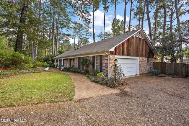 1423 NE Roxbury Place, Jackson, MS 39211