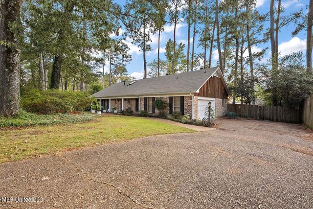 1423 NE Roxbury Place, Jackson, MS 39211