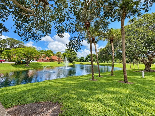 1535 MASTERS Circle 148, Delray Beach, FL 33445