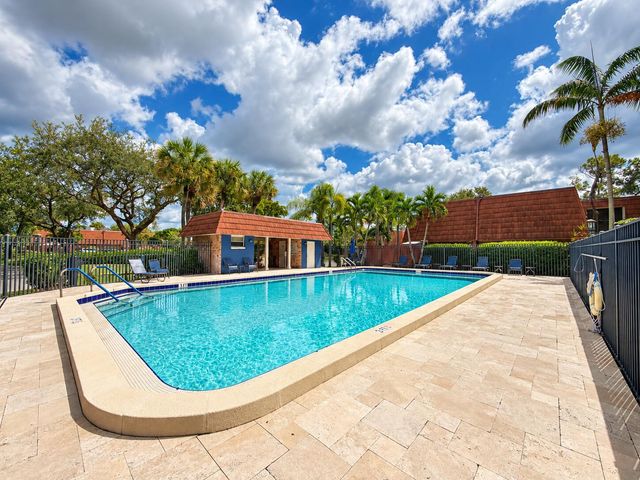 1535 MASTERS Circle 148, Delray Beach, FL 33445